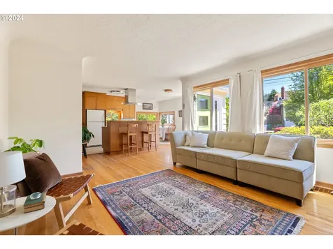 1825 Se 55th Avenue Portland OR 97215