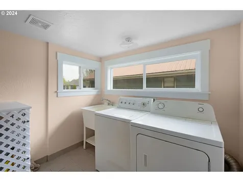 502 16th Avenue Longview WA 98632