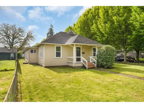 502 16th Avenue Longview WA 98632