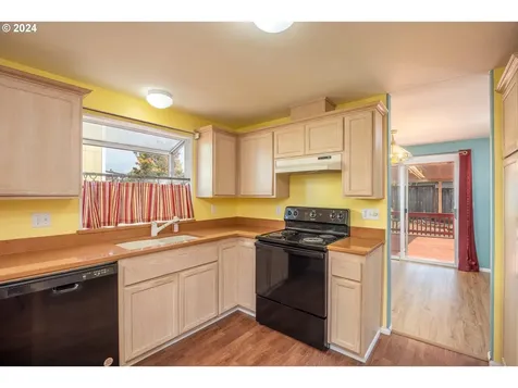 1143 S 44th Street Springfield OR 97478