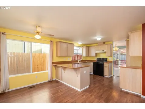 1143 S 44th Street Springfield OR 97478