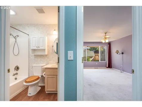 1143 S 44th Street Springfield OR 97478