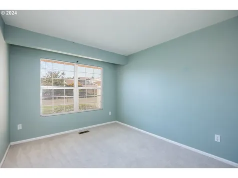 1143 S 44th Street Springfield OR 97478