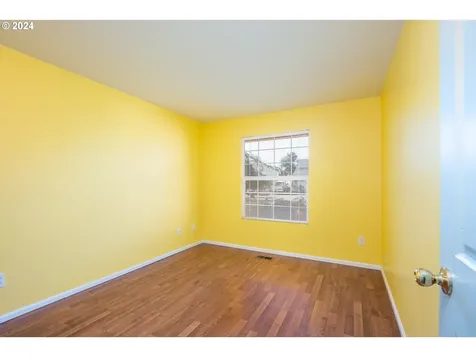 1143 S 44th Street Springfield OR 97478