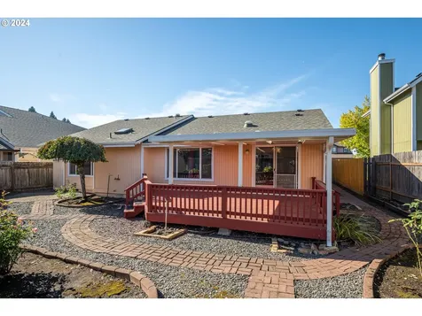 1143 S 44th Street Springfield OR 97478