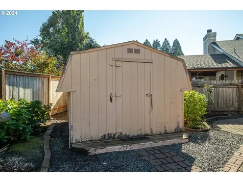 1143 S 44th Street Springfield OR 97478