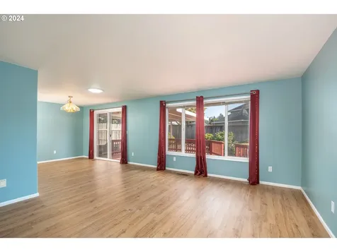 1143 S 44th Street Springfield OR 97478