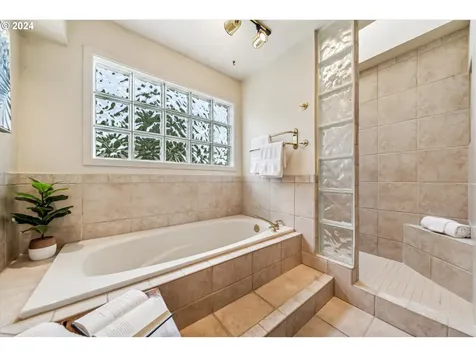 3060 Glenmorrie Drive Lake Oswego OR 97034