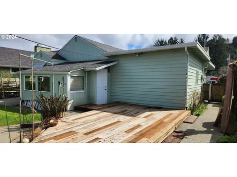 2163 Alder Avenue Reedsport OR 97467