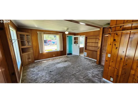 2163 Alder Avenue Reedsport OR 97467