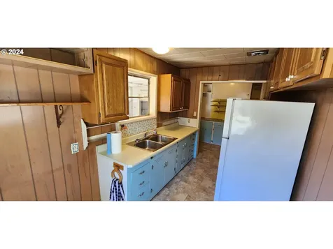 2163 Alder Avenue Reedsport OR 97467