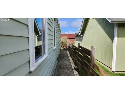 2163 Alder Avenue Reedsport OR 97467