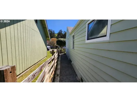 2163 Alder Avenue Reedsport OR 97467