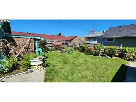2163 Alder Avenue Reedsport OR 97467