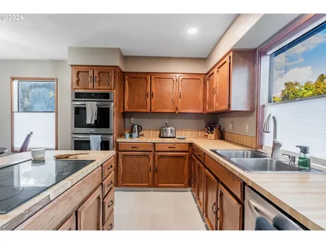 19699 Sun Circle West Linn OR 97068