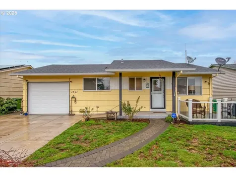 1591 Rainier Road Woodburn OR 97071