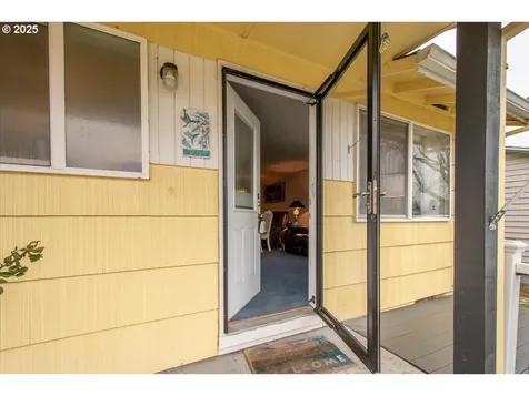 1591 Rainier Road Woodburn OR 97071