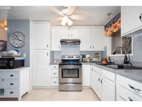 1591 Rainier Road Woodburn OR 97071