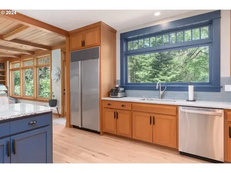 32776 Redtail Lane Eugene OR 97405