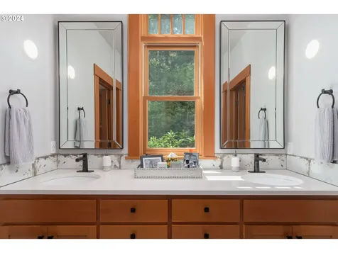 32776 Redtail Lane Eugene OR 97405