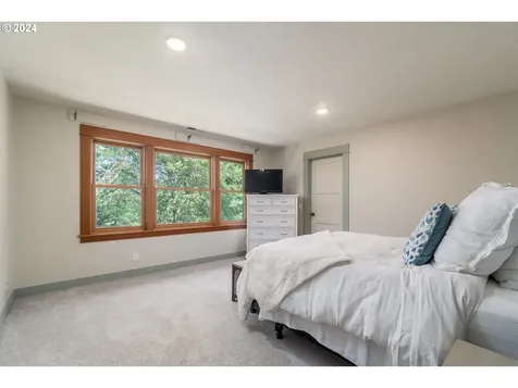32776 Redtail Lane Eugene OR 97405