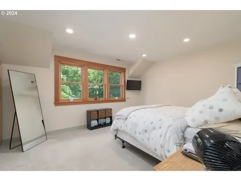 32776 Redtail Lane Eugene OR 97405