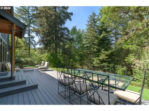 32776 Redtail Lane Eugene OR 97405
