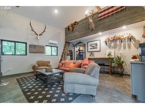 32776 Redtail Lane Eugene OR 97405