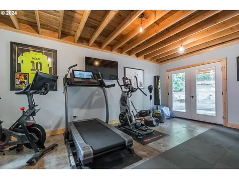 32776 Redtail Lane Eugene OR 97405
