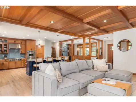 32776 Redtail Lane Eugene OR 97405