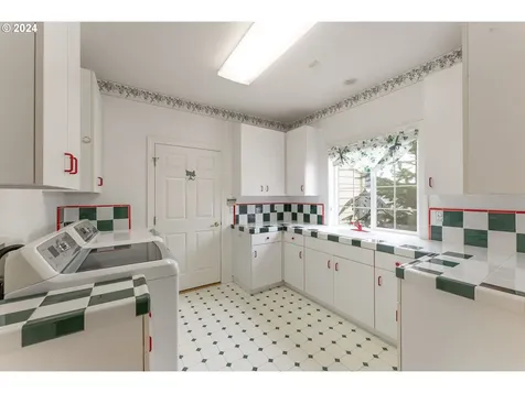 100 Strauss Avenue Winchester OR 97495