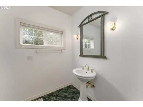 100 Strauss Avenue Winchester OR 97495