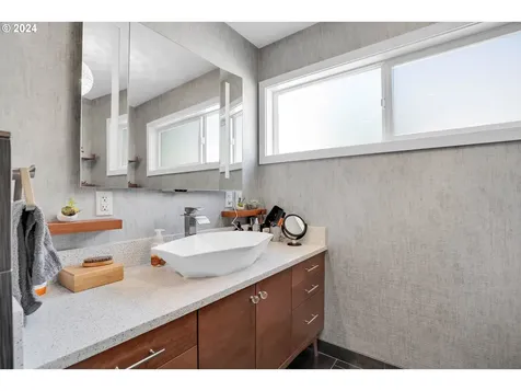 7307 NE Mallory Avenue Portland OR 97211