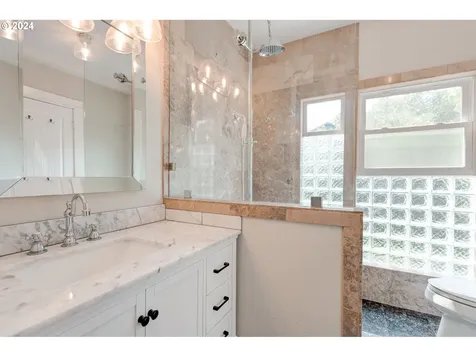 120 N 4th Avenue Ridgefield WA 98642