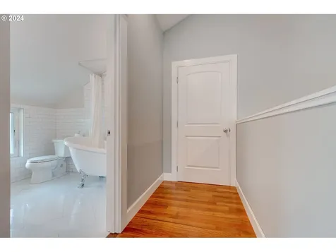 120 N 4th Avenue Ridgefield WA 98642