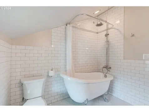 120 N 4th Avenue Ridgefield WA 98642