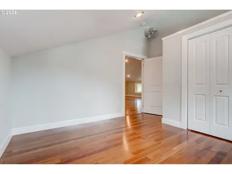 120 N 4th Avenue Ridgefield WA 98642
