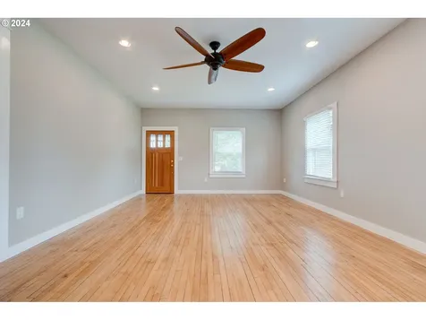 120 N 4th Avenue Ridgefield WA 98642