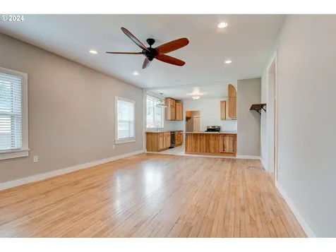 120 N 4th Avenue Ridgefield WA 98642