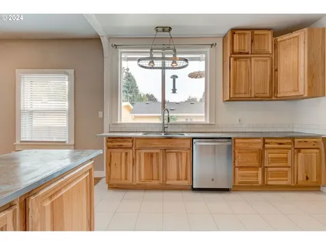 120 N 4th Avenue Ridgefield WA 98642
