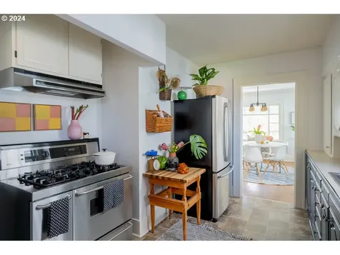 5836 Ne Garfield Avenue Portland OR 97211