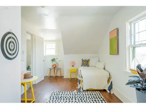 5836 Ne Garfield Avenue Portland OR 97211
