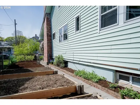 5836 Ne Garfield Avenue Portland OR 97211
