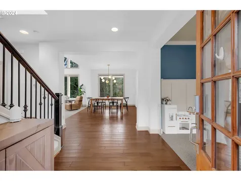 7618 SW Elmwood Street Portland OR 97223