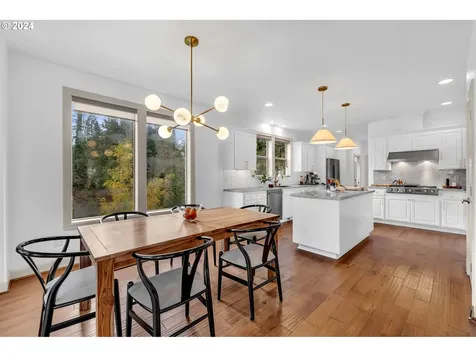 7618 SW Elmwood Street Portland OR 97223