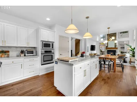 7618 SW Elmwood Street Portland OR 97223