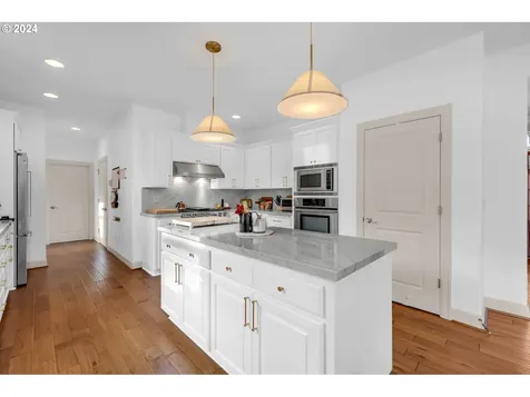 7618 SW Elmwood Street Portland OR 97223