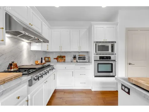 7618 SW Elmwood Street Portland OR 97223