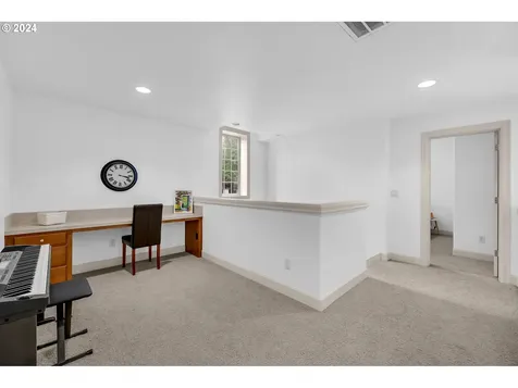 7618 SW Elmwood Street Portland OR 97223