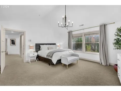 7618 SW Elmwood Street Portland OR 97223